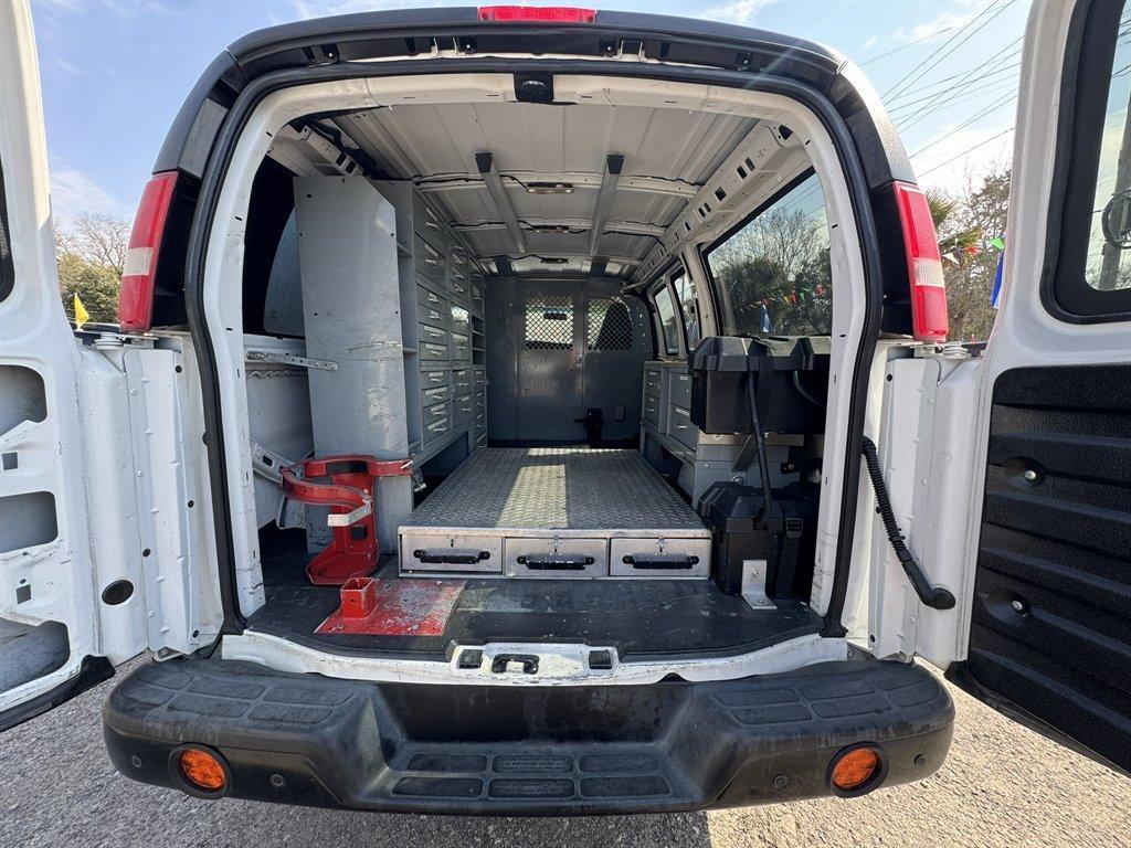 2016 White /Grey Chevrolet G2500 Vans (1GCWGAFG4G1) with an 6.0l V8 SFI OHV Flex 6.0l engine, Automatic transmission, located at 745 East Steele Rd., West Columbia, SC, 29170, (803) 755-9148, 33.927212, -81.148483 - Photo#23