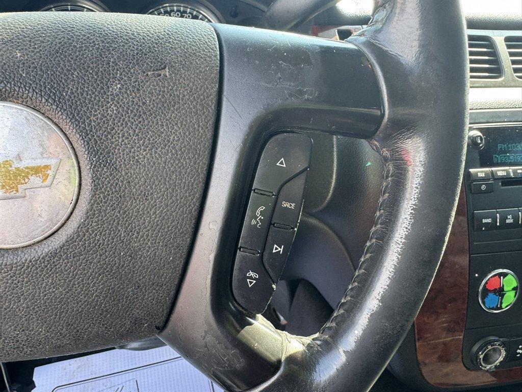 2011 White /Black Chevrolet Silverado 2500 (1GC1KYC85BF) with an 6.6l V8 DI DSL T/C 6.6l engine, Automatic transmission, located at 745 East Steele Rd., West Columbia, SC, 29170, (803) 755-9148, 33.927212, -81.148483 - Photo#9