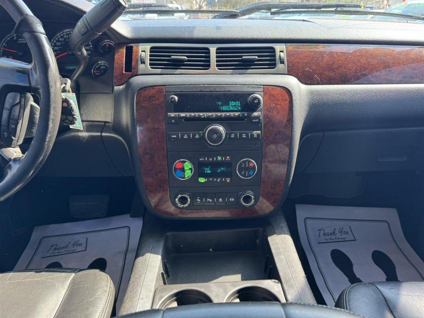 2011 White /Black Chevrolet Silverado 2500 (1GC1KYC85BF) with an 6.6l V8 DI DSL T/C 6.6l engine, Automatic transmission, located at 745 East Steele Rd., West Columbia, SC, 29170, (803) 755-9148, 33.927212, -81.148483 - Photo#11