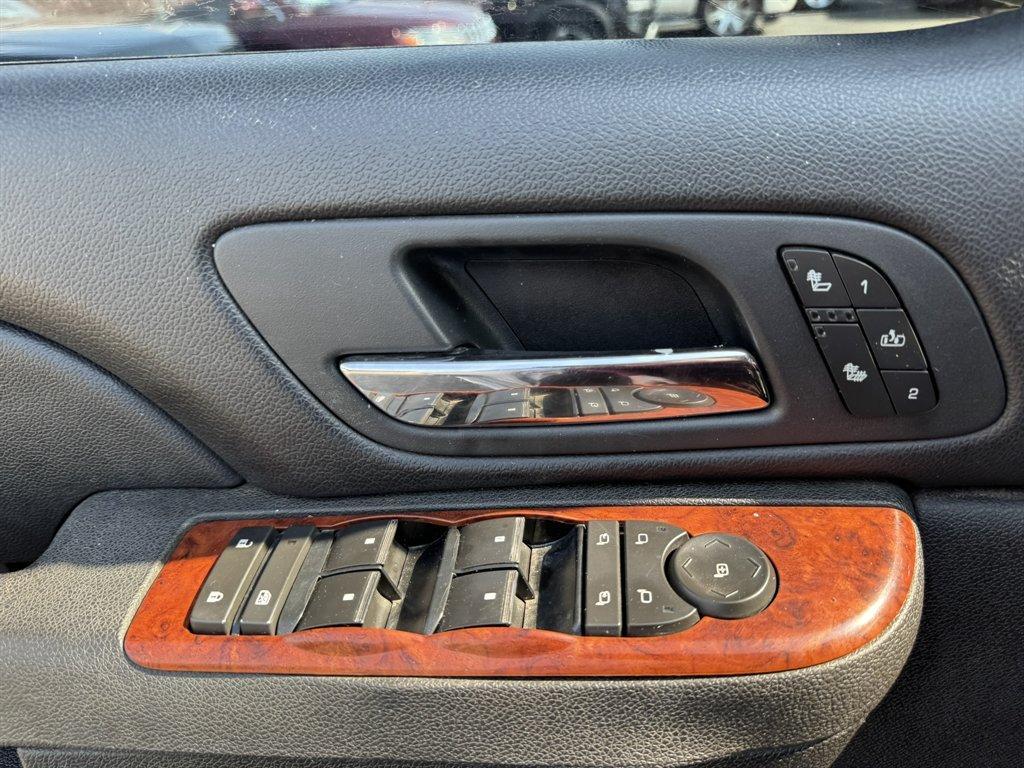 2011 White /Black Chevrolet Silverado 2500 (1GC1KYC85BF) with an 6.6l V8 DI DSL T/C 6.6l engine, Automatic transmission, located at 745 East Steele Rd., West Columbia, SC, 29170, (803) 755-9148, 33.927212, -81.148483 - Photo#15