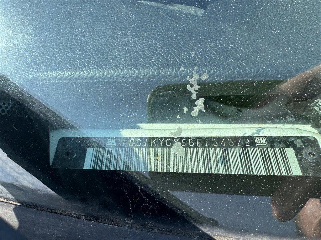 2011 White /Black Chevrolet Silverado 2500 (1GC1KYC85BF) with an 6.6l V8 DI DSL T/C 6.6l engine, Automatic transmission, located at 745 East Steele Rd., West Columbia, SC, 29170, (803) 755-9148, 33.927212, -81.148483 - Photo#34