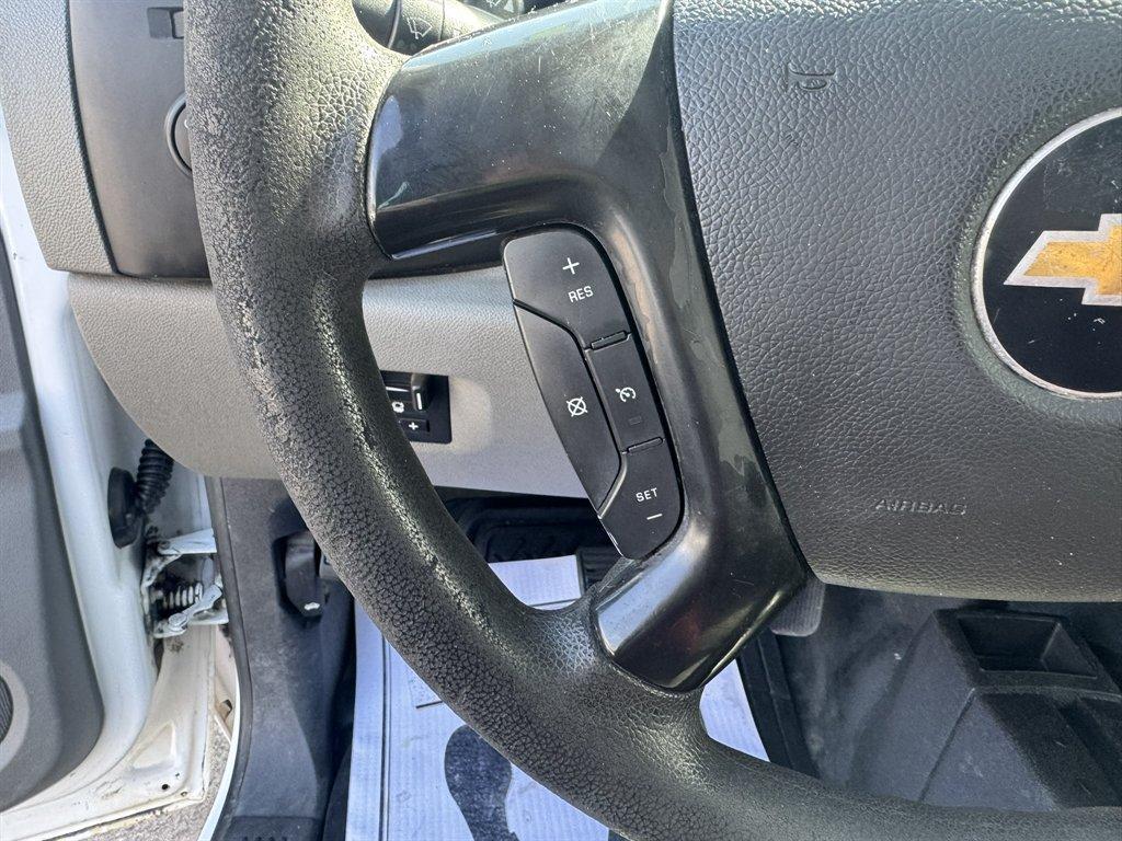 2011 White /Grey Chevrolet Silverado 2500 (1GC2KVCG7BZ) with an 6.0l V8 SFI 6.0l engine, Automatic transmission, located at 745 East Steele Rd., West Columbia, SC, 29170, (803) 755-9148, 33.927212, -81.148483 - Photo#8