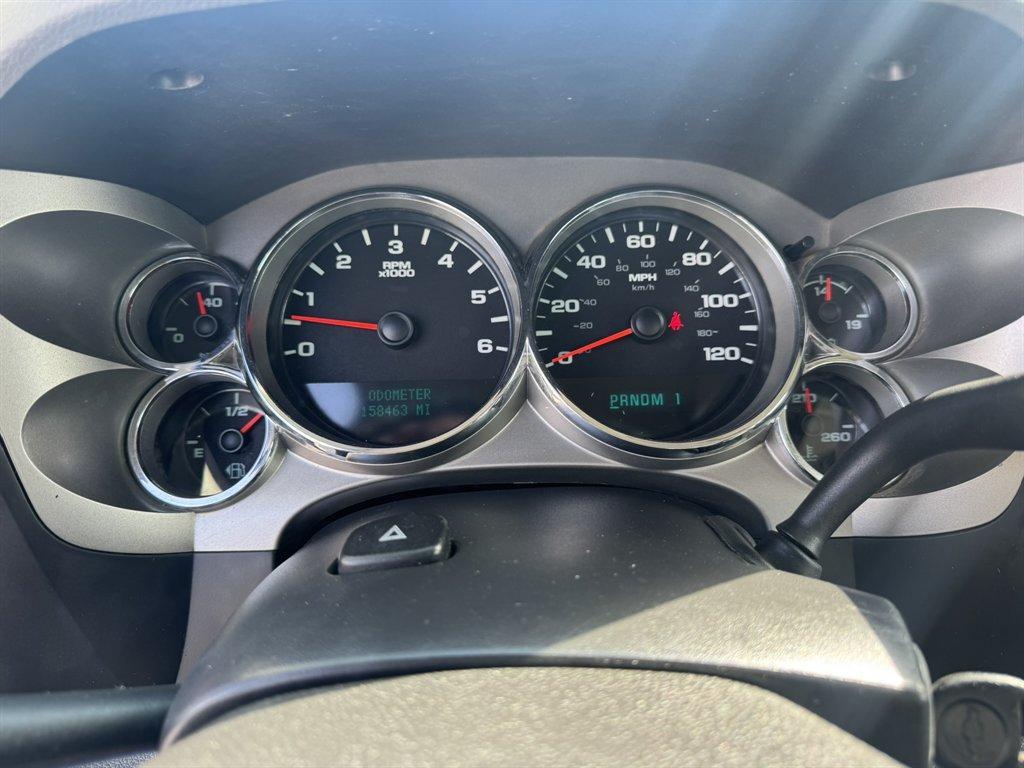 2011 White /Grey Chevrolet Silverado 2500 (1GC2KVCG7BZ) with an 6.0l V8 SFI 6.0l engine, Automatic transmission, located at 745 East Steele Rd., West Columbia, SC, 29170, (803) 755-9148, 33.927212, -81.148483 - Photo#9