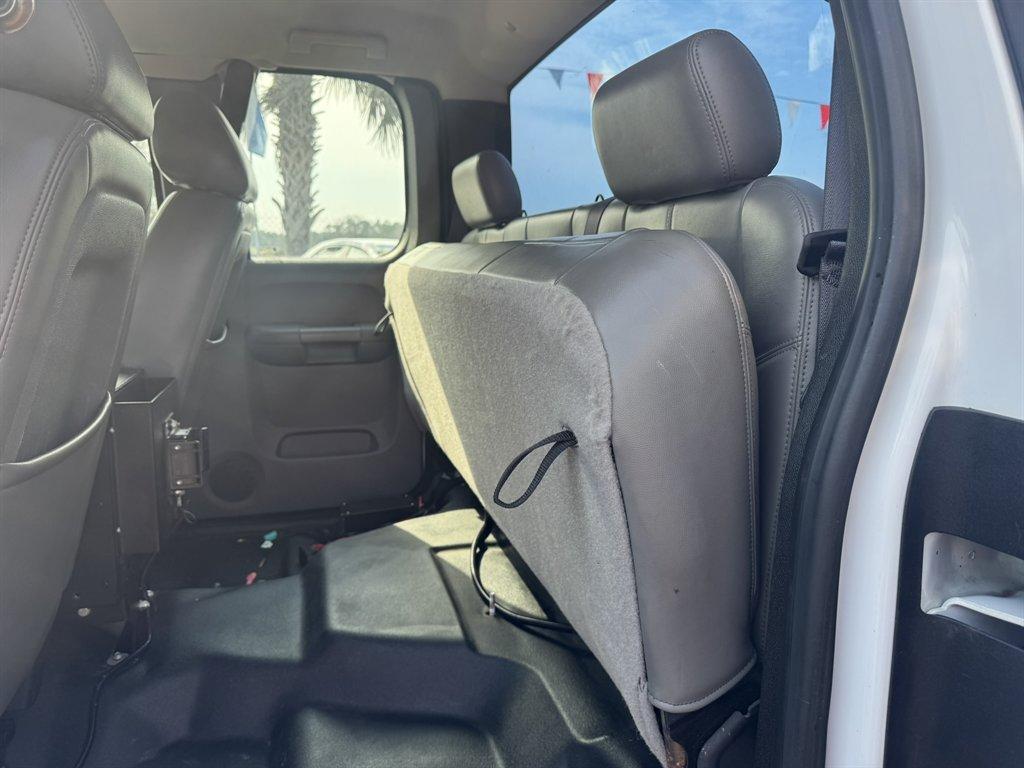 2011 White /Grey Chevrolet Silverado 2500 (1GC2KVCG7BZ) with an 6.0l V8 SFI 6.0l engine, Automatic transmission, located at 745 East Steele Rd., West Columbia, SC, 29170, (803) 755-9148, 33.927212, -81.148483 - Photo#16