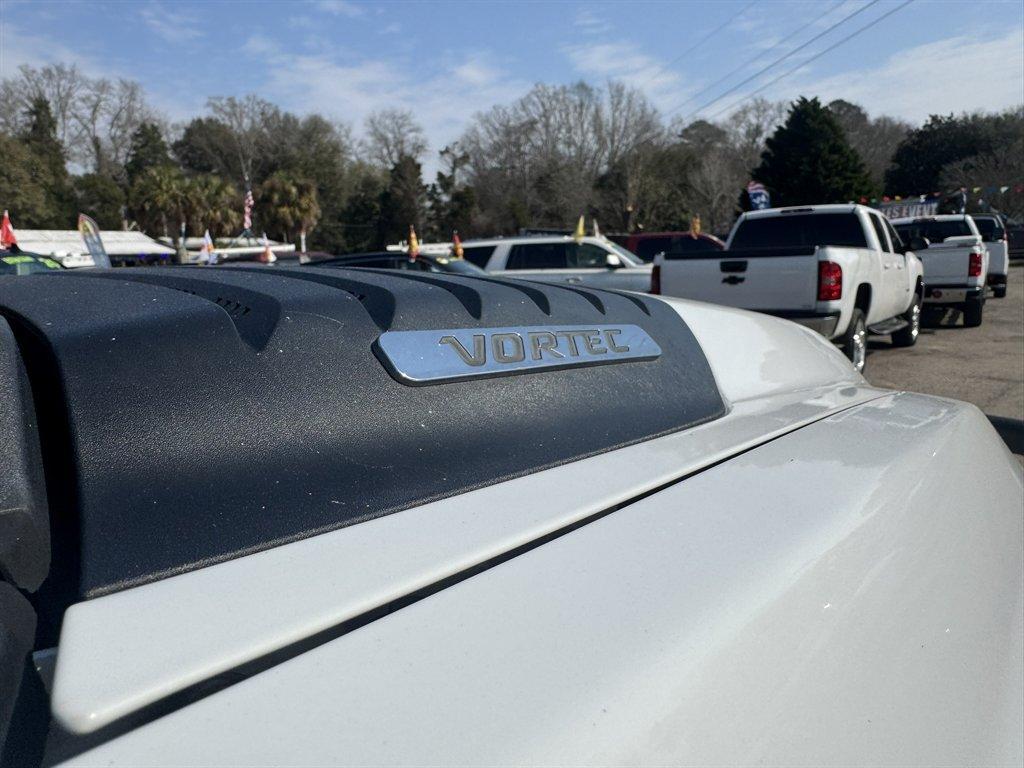 2011 White /Grey Chevrolet Silverado 2500 (1GC2KVCG7BZ) with an 6.0l V8 SFI 6.0l engine, Automatic transmission, located at 745 East Steele Rd., West Columbia, SC, 29170, (803) 755-9148, 33.927212, -81.148483 - Photo#22