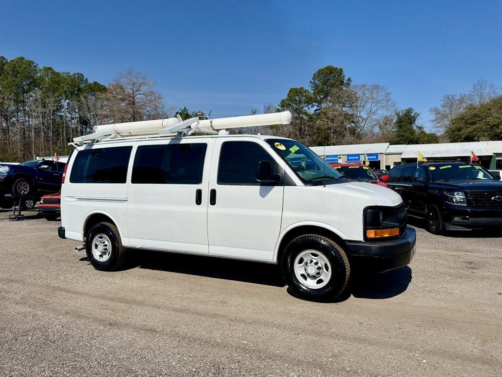 2011 White /Grey Chevrolet G2500 Vans (1GCWGFCG2B1) with an 6.0l V8 SFI OHV Flex 6.0l engine, Automatic transmission, located at 745 East Steele Rd., West Columbia, SC, 29170, (803) 755-9148, 33.927212, -81.148483 - Photo#2