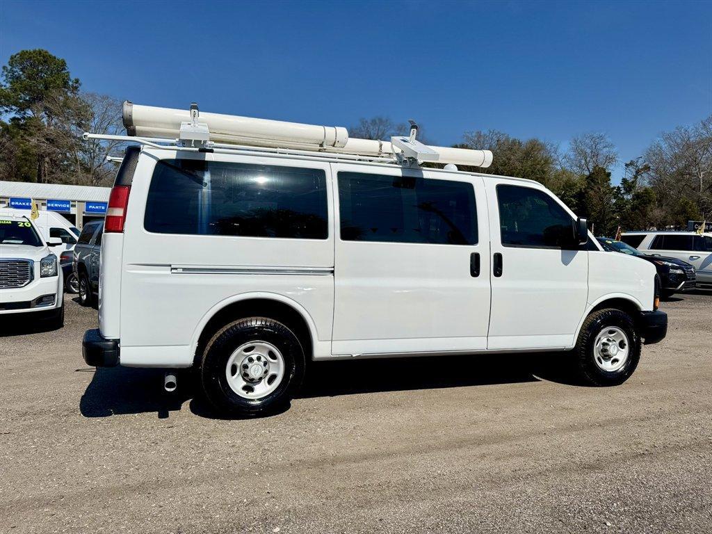 2011 White /Grey Chevrolet G2500 Vans (1GCWGFCG2B1) with an 6.0l V8 SFI OHV Flex 6.0l engine, Automatic transmission, located at 745 East Steele Rd., West Columbia, SC, 29170, (803) 755-9148, 33.927212, -81.148483 - Photo#3