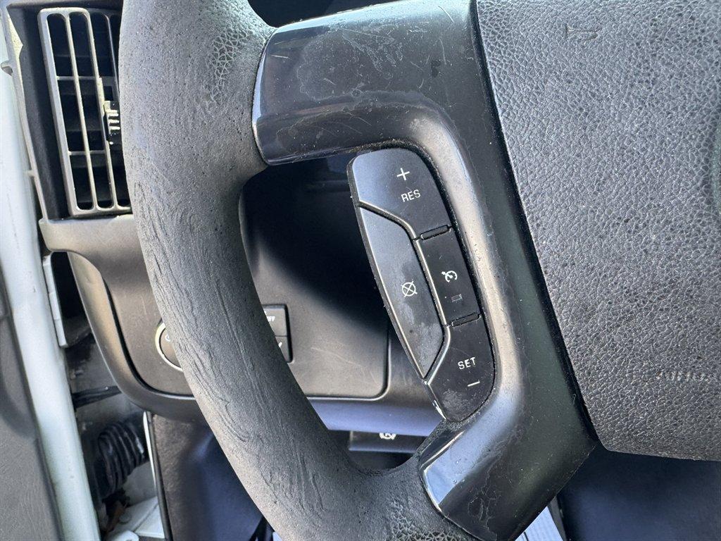 2011 White /Grey Chevrolet G2500 Vans (1GCWGFCG2B1) with an 6.0l V8 SFI OHV Flex 6.0l engine, Automatic transmission, located at 745 East Steele Rd., West Columbia, SC, 29170, (803) 755-9148, 33.927212, -81.148483 - Photo#9