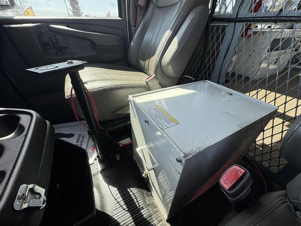 2011 White /Grey Chevrolet G2500 Vans (1GCWGFCG2B1) with an 6.0l V8 SFI OHV Flex 6.0l engine, Automatic transmission, located at 745 East Steele Rd., West Columbia, SC, 29170, (803) 755-9148, 33.927212, -81.148483 - Photo#13