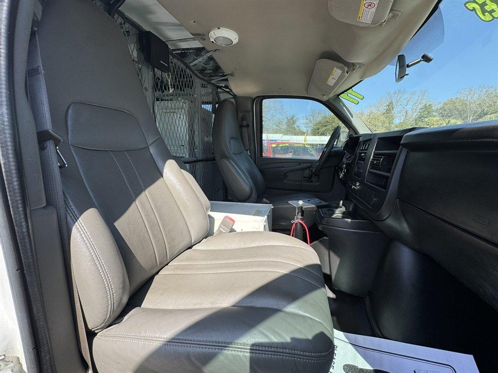 2011 White /Grey Chevrolet G2500 Vans (1GCWGFCG2B1) with an 6.0l V8 SFI OHV Flex 6.0l engine, Automatic transmission, located at 745 East Steele Rd., West Columbia, SC, 29170, (803) 755-9148, 33.927212, -81.148483 - Photo#19