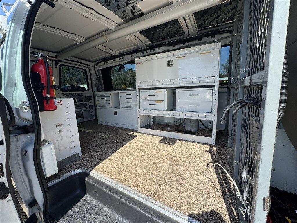 2011 White /Grey Chevrolet G2500 Vans (1GCWGFCG2B1) with an 6.0l V8 SFI OHV Flex 6.0l engine, Automatic transmission, located at 745 East Steele Rd., West Columbia, SC, 29170, (803) 755-9148, 33.927212, -81.148483 - Photo#21