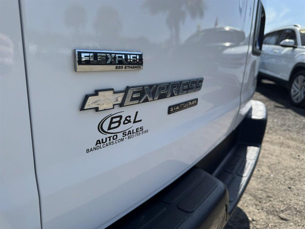 2011 White /Grey Chevrolet G2500 Vans (1GCWGFCG2B1) with an 6.0l V8 SFI OHV Flex 6.0l engine, Automatic transmission, located at 745 East Steele Rd., West Columbia, SC, 29170, (803) 755-9148, 33.927212, -81.148483 - Photo#27