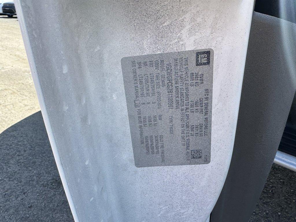 2011 White /Grey Chevrolet G2500 Vans (1GCWGFCG2B1) with an 6.0l V8 SFI OHV Flex 6.0l engine, Automatic transmission, located at 745 East Steele Rd., West Columbia, SC, 29170, (803) 755-9148, 33.927212, -81.148483 - Photo#32