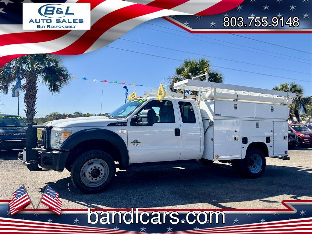 2012 White /Grey Ford F-550 (1FD0X5HT5CE) , Automatic transmission, located at 745 East Steele Rd., West Columbia, SC, 29170, (803) 755-9148, 33.927212, -81.148483 - Photo#0
