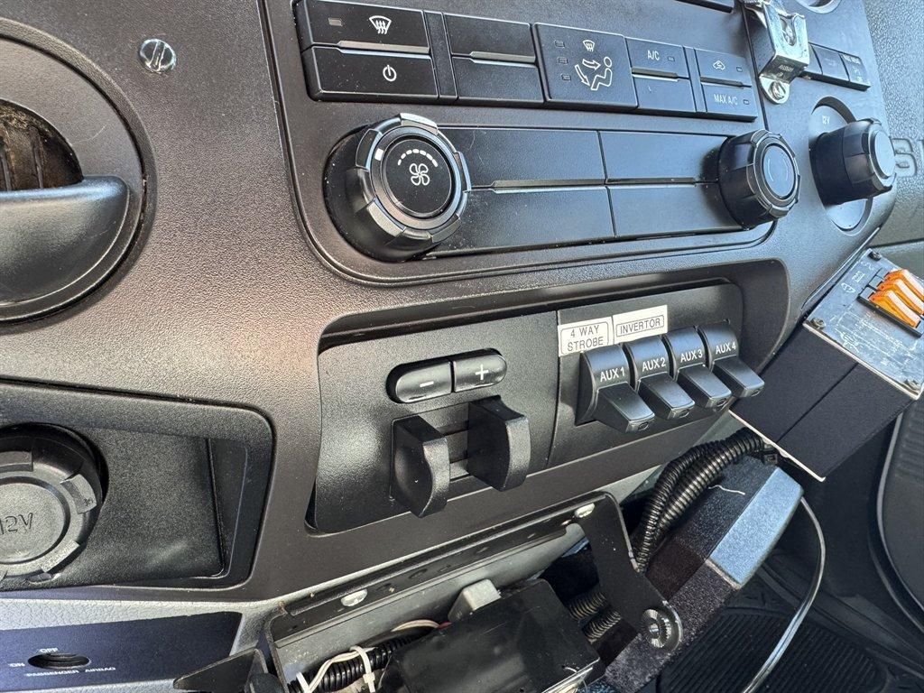 2012 White /Grey Ford F-550 (1FD0X5HT5CE) , Automatic transmission, located at 745 East Steele Rd., West Columbia, SC, 29170, (803) 755-9148, 33.927212, -81.148483 - Photo#12