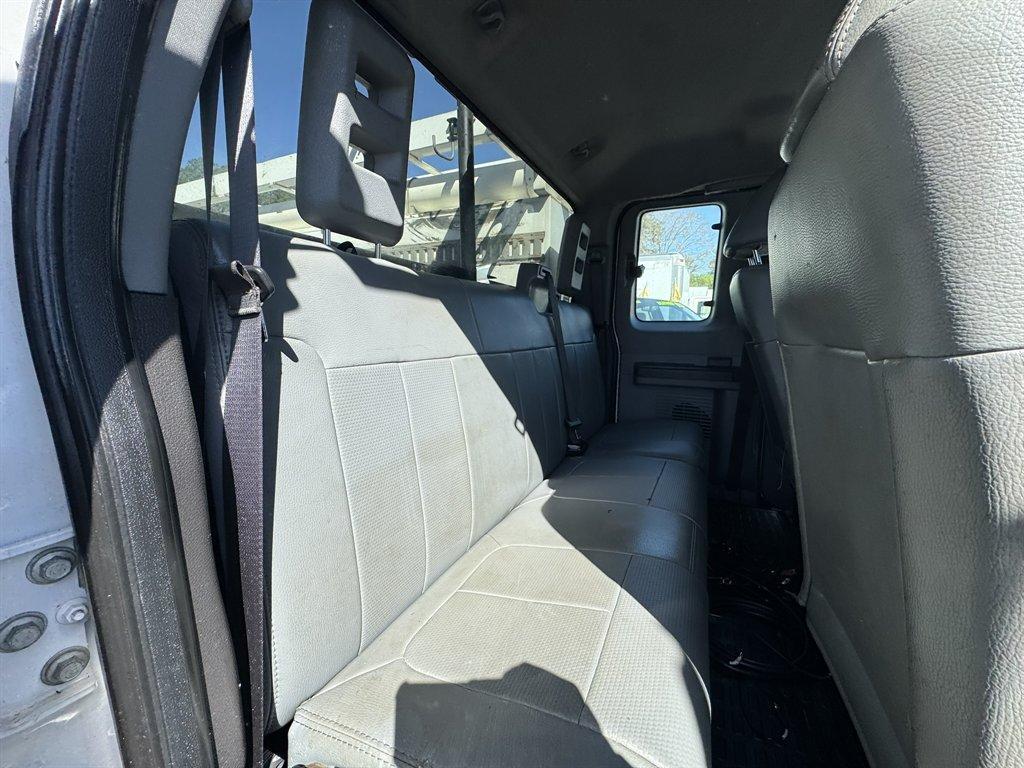 2012 White /Grey Ford F-550 (1FD0X5HT5CE) , Automatic transmission, located at 745 East Steele Rd., West Columbia, SC, 29170, (803) 755-9148, 33.927212, -81.148483 - Photo#20