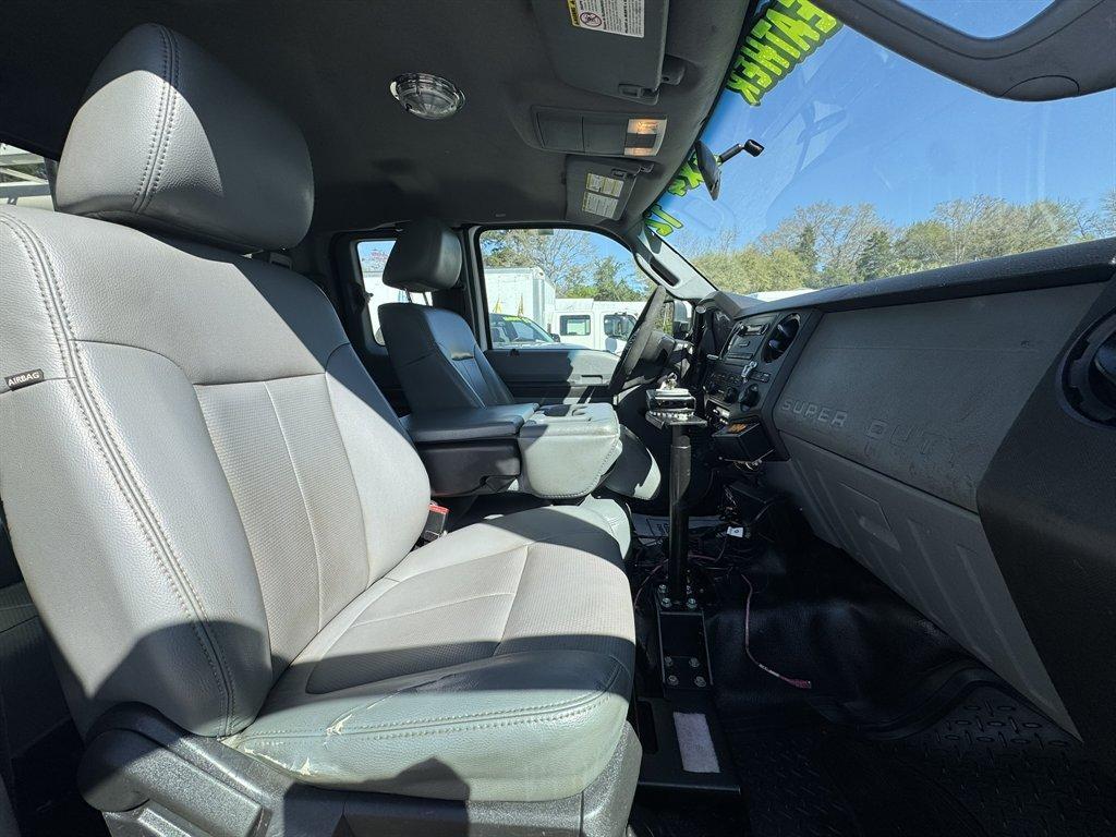 2012 White /Grey Ford F-550 (1FD0X5HT5CE) , Automatic transmission, located at 745 East Steele Rd., West Columbia, SC, 29170, (803) 755-9148, 33.927212, -81.148483 - Photo#22