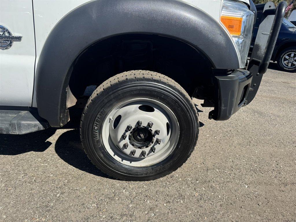 2012 White /Grey Ford F-550 (1FD0X5HT5CE) , Automatic transmission, located at 745 East Steele Rd., West Columbia, SC, 29170, (803) 755-9148, 33.927212, -81.148483 - Photo#29