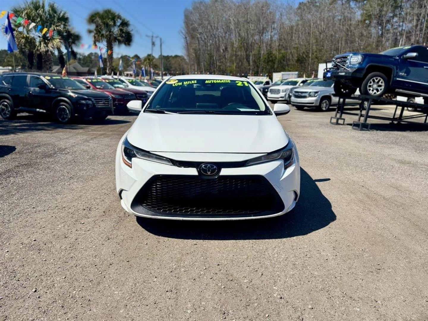 2021 White /Grey Toyota Corolla (JTDEPMAE1MJ) with an 1.8l I-4 MPI Dohc 1.8l engine, Automatic transmission, located at 745 East Steele Rd., West Columbia, SC, 29170, (803) 755-9148, 33.927212, -81.148483 - Photo#1
