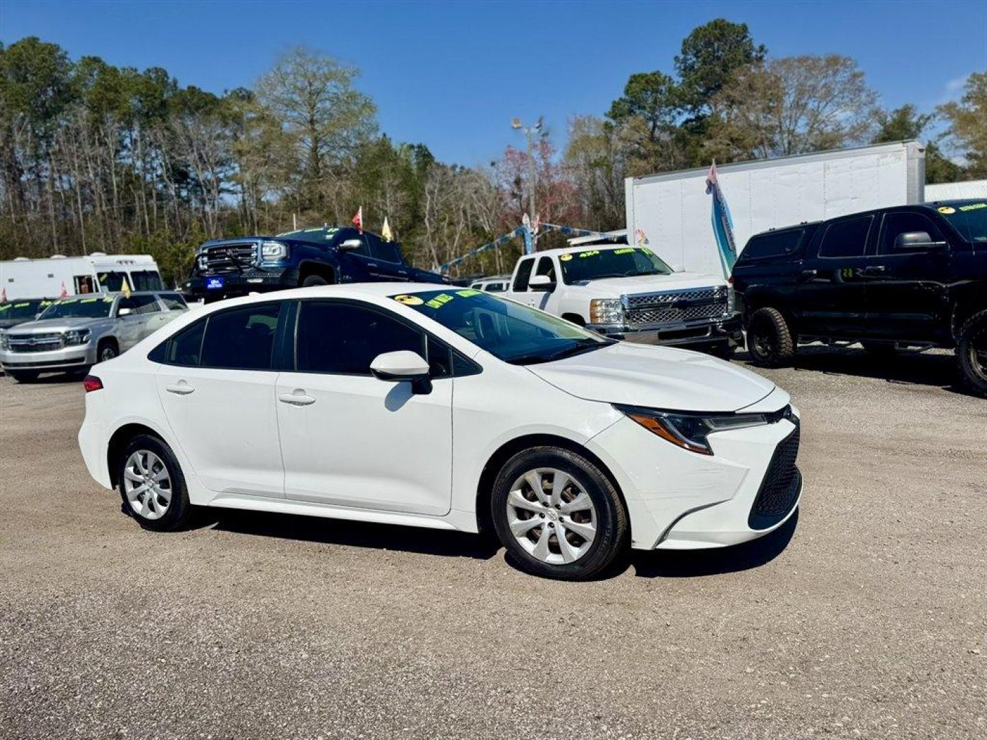 2021 White /Grey Toyota Corolla (JTDEPMAE1MJ) with an 1.8l I-4 MPI Dohc 1.8l engine, Automatic transmission, located at 745 East Steele Rd., West Columbia, SC, 29170, (803) 755-9148, 33.927212, -81.148483 - Photo#2