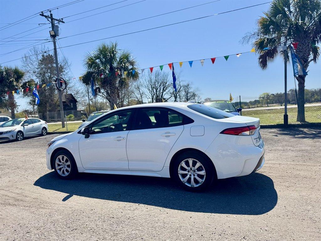 2021 White /Grey Toyota Corolla (JTDEPMAE1MJ) with an 1.8l I-4 MPI Dohc 1.8l engine, Automatic transmission, located at 745 East Steele Rd., West Columbia, SC, 29170, (803) 755-9148, 33.927212, -81.148483 - Photo#5