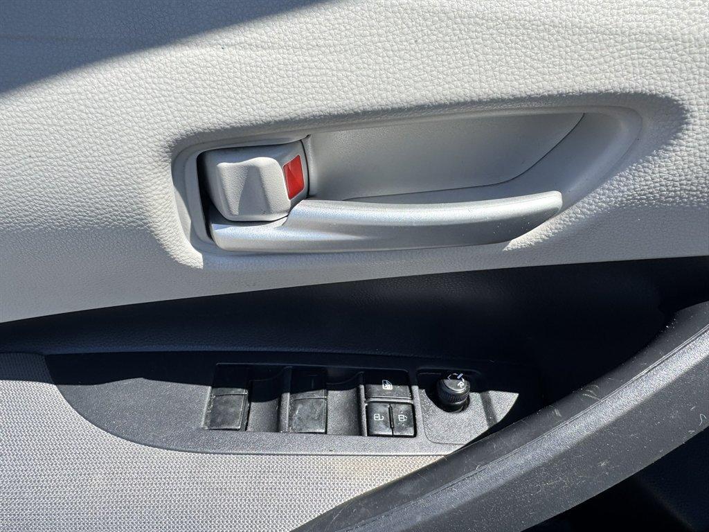 2021 White /Grey Toyota Corolla (JTDEPMAE1MJ) with an 1.8l I-4 MPI Dohc 1.8l engine, Automatic transmission, located at 745 East Steele Rd., West Columbia, SC, 29170, (803) 755-9148, 33.927212, -81.148483 - Photo#18