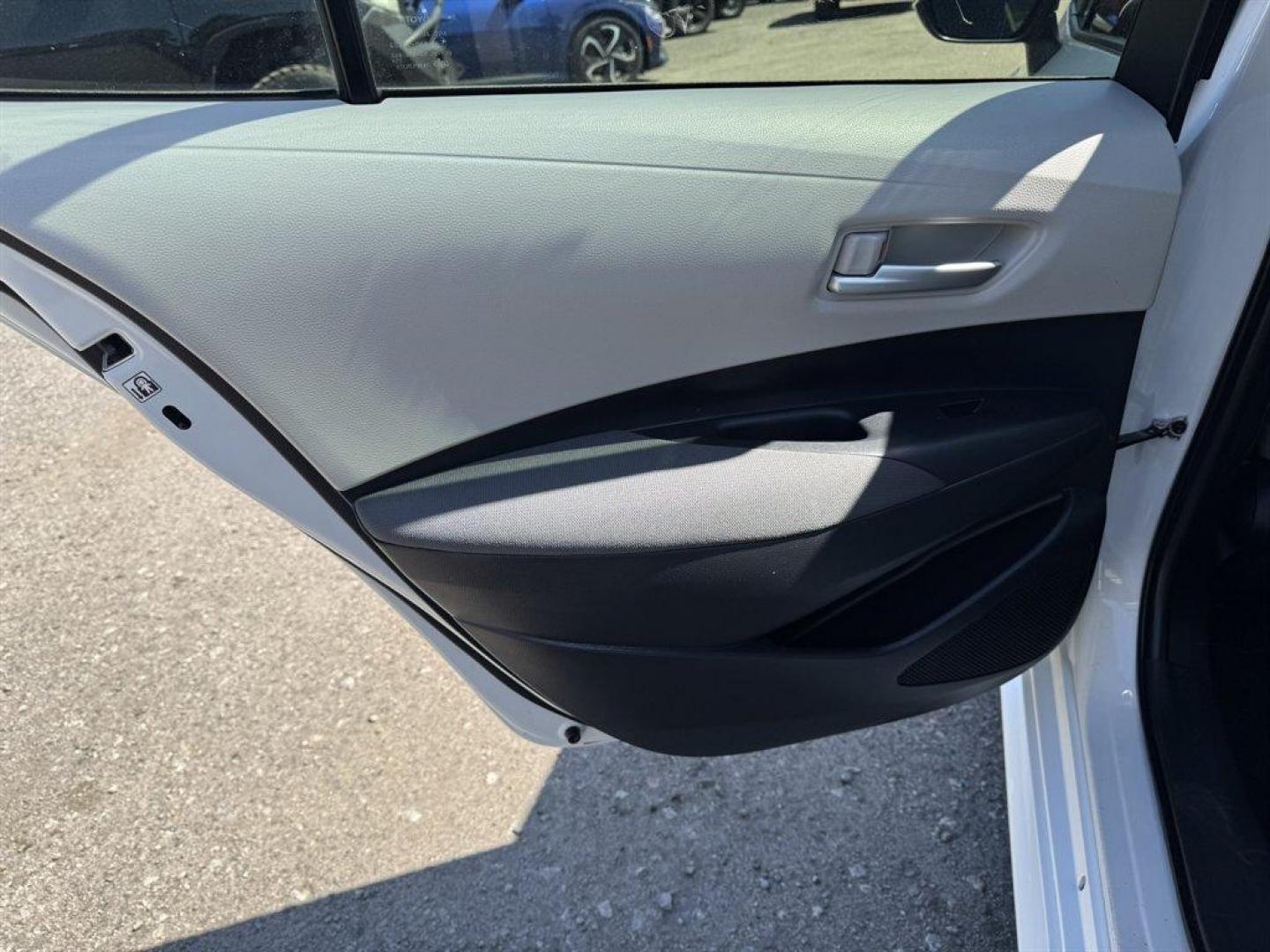 2021 White /Grey Toyota Corolla (JTDEPMAE1MJ) with an 1.8l I-4 MPI Dohc 1.8l engine, Automatic transmission, located at 745 East Steele Rd., West Columbia, SC, 29170, (803) 755-9148, 33.927212, -81.148483 - Photo#20