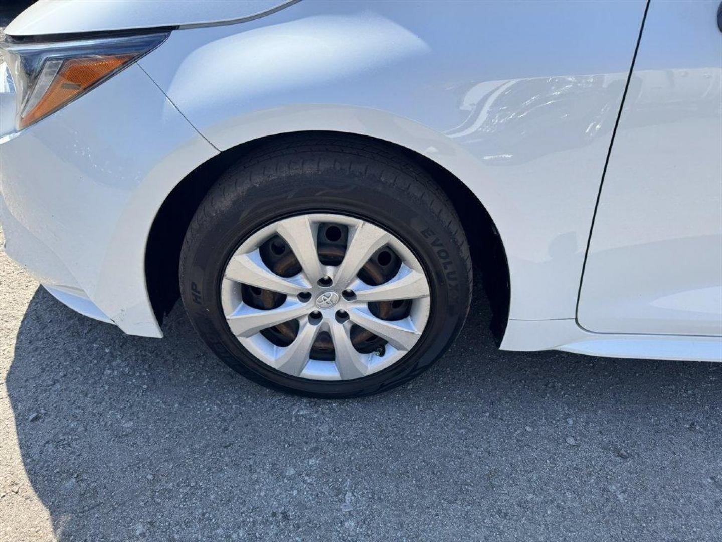 2021 White /Grey Toyota Corolla (JTDEPMAE1MJ) with an 1.8l I-4 MPI Dohc 1.8l engine, Automatic transmission, located at 745 East Steele Rd., West Columbia, SC, 29170, (803) 755-9148, 33.927212, -81.148483 - Photo#30