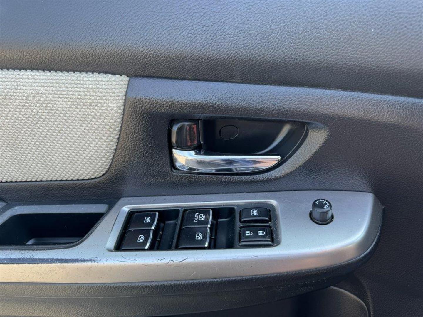 2016 Blue,Light /Taupe Subaru Crosstrek (JF2GPADC6G8) with an 2.0l H-4 DI Dohc 2.0l engine, Automatic transmission, located at 745 East Steele Rd., West Columbia, SC, 29170, (803) 755-9148, 33.927212, -81.148483 - Photo#16