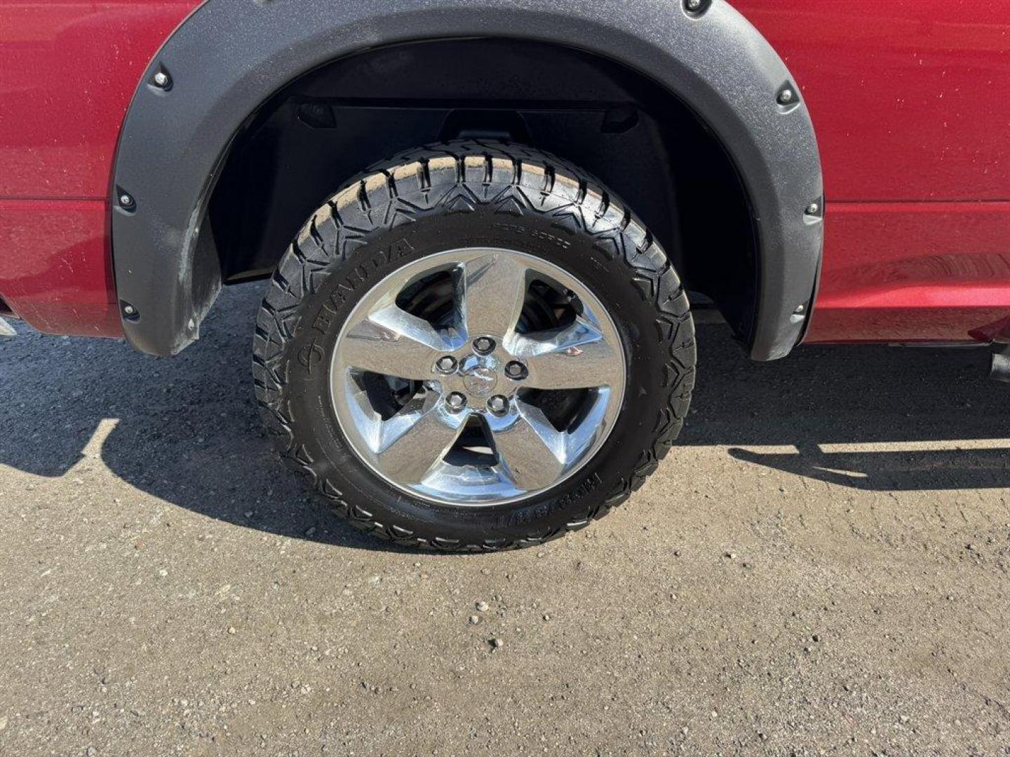 2015 Red /Grey Ram 1500 (1C6RR7GT5FS) with an 5.7l V8 Smpi Hemi 5.7l engine, Automatic transmission, located at 745 East Steele Rd., West Columbia, SC, 29170, (803) 755-9148, 33.927212, -81.148483 - Photo#31