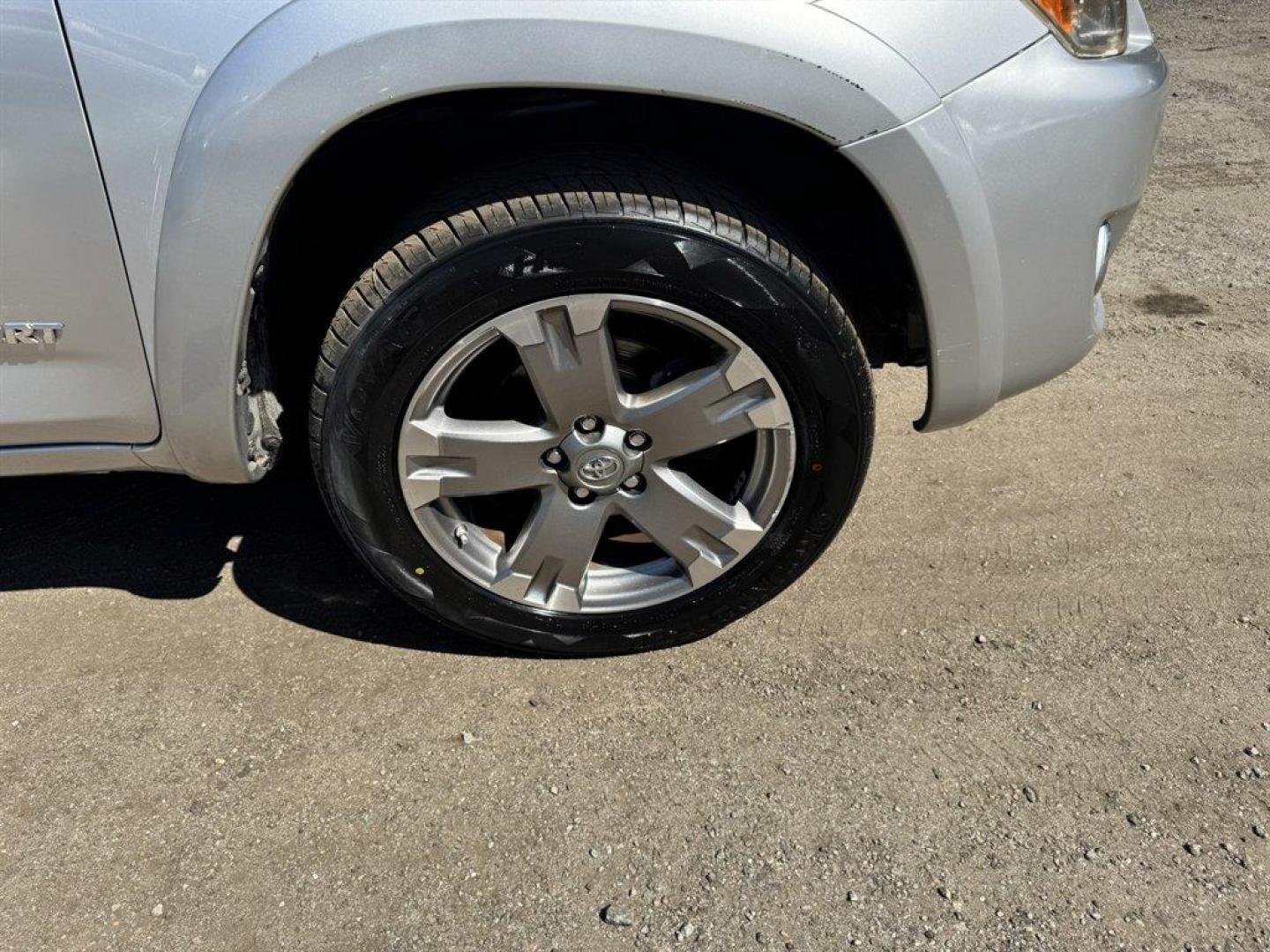 2010 Silver /Grey Toyota RAV4 (JTMWK4DV4AD) with an 3.5l V6 SFI Dohc 3.5l engine, Automatic transmission, located at 745 East Steele Rd., West Columbia, SC, 29170, (803) 755-9148, 33.927212, -81.148483 - Photo#27