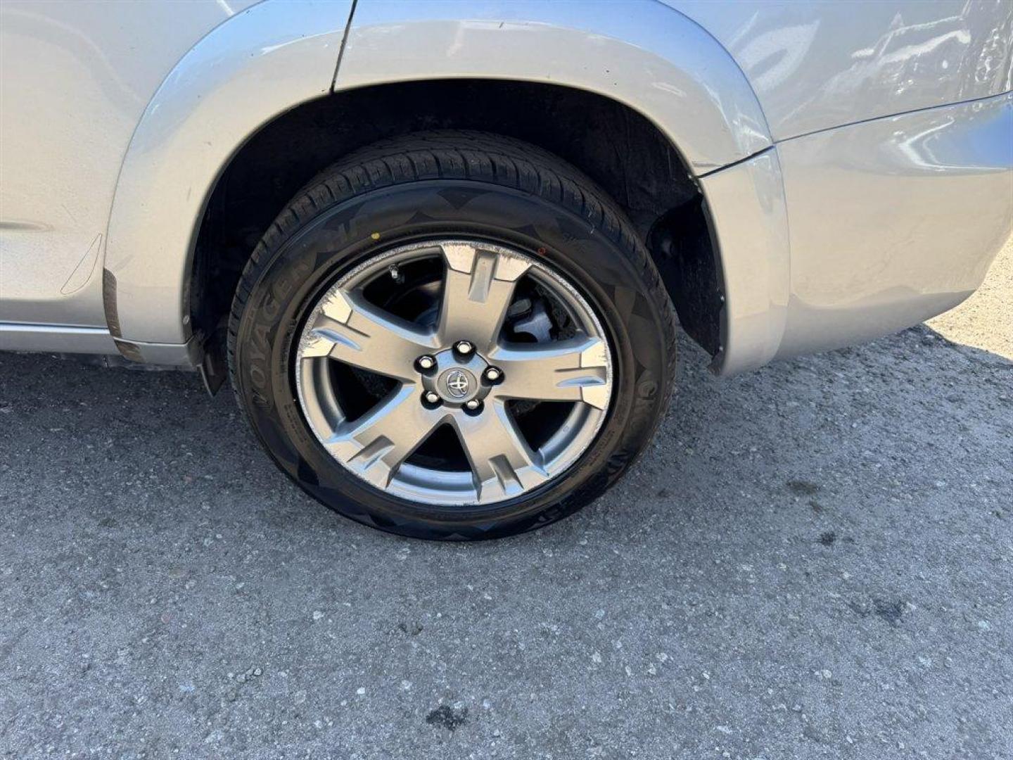 2010 Silver /Grey Toyota RAV4 (JTMWK4DV4AD) with an 3.5l V6 SFI Dohc 3.5l engine, Automatic transmission, located at 745 East Steele Rd., West Columbia, SC, 29170, (803) 755-9148, 33.927212, -81.148483 - Photo#29