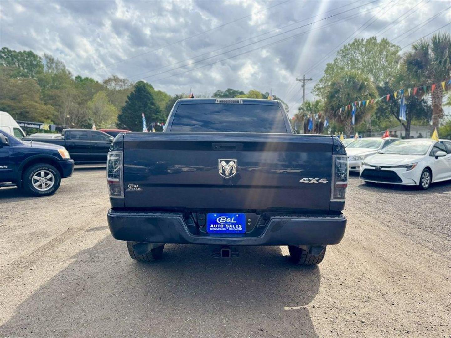 2019 Grey /Grey Ram 1500 DS (1C6RR7KT8KS) with an 5.7l V8 Smpi Hemi 5.7l engine, Automatic transmission, located at 745 East Steele Rd., West Columbia, SC, 29170, (803) 755-9148, 33.927212, -81.148483 - Photo#3