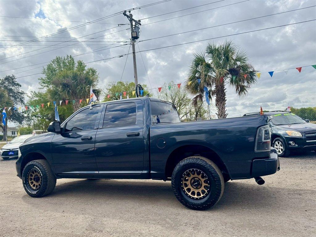 2019 Grey /Grey Ram 1500 DS (1C6RR7KT8KS) with an 5.7l V8 Smpi Hemi 5.7l engine, Automatic transmission, located at 745 East Steele Rd., West Columbia, SC, 29170, (803) 755-9148, 33.927212, -81.148483 - Photo#4
