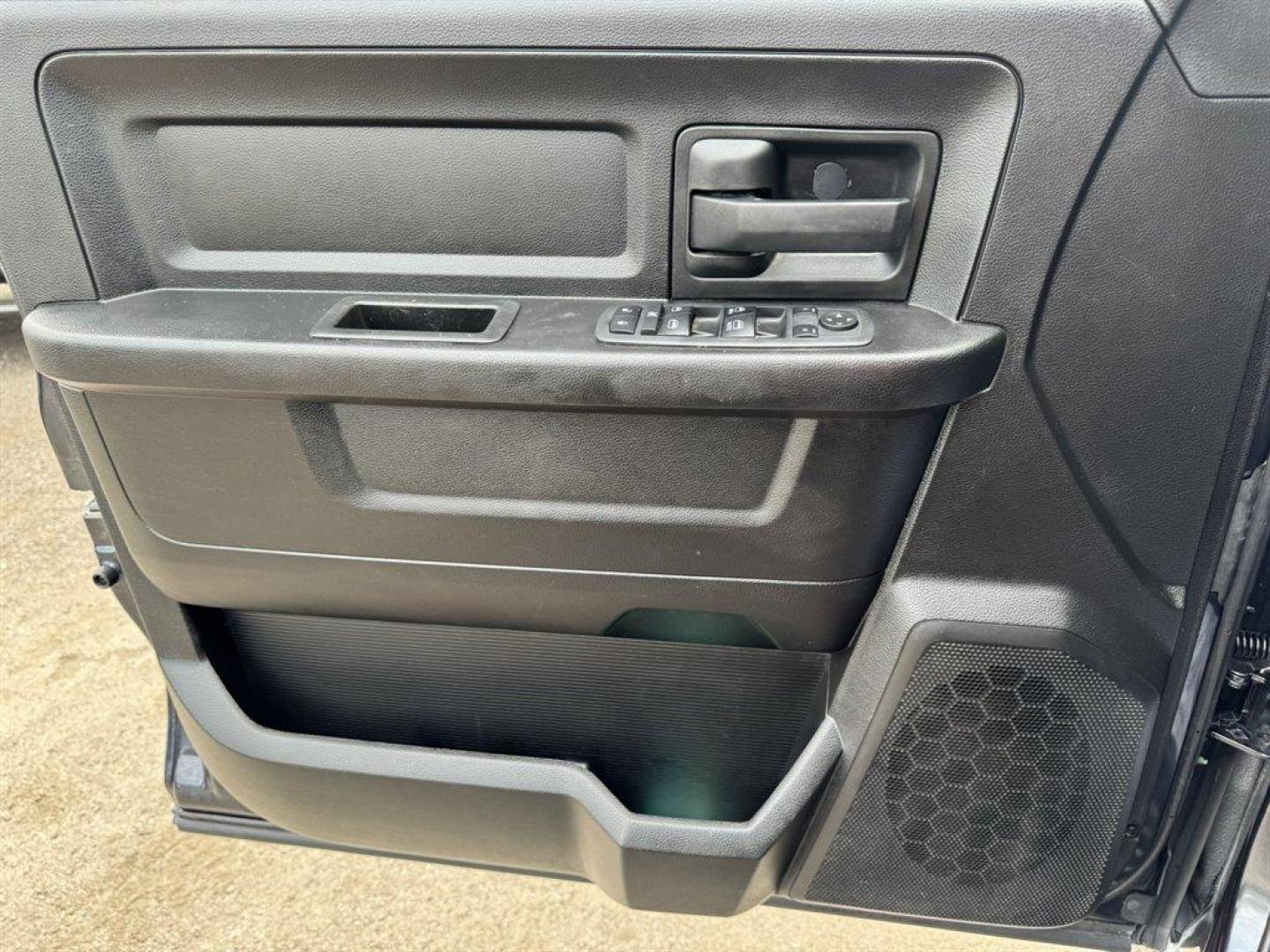 2019 Grey /Grey Ram 1500 DS (1C6RR7KT8KS) with an 5.7l V8 Smpi Hemi 5.7l engine, Automatic transmission, located at 745 East Steele Rd., West Columbia, SC, 29170, (803) 755-9148, 33.927212, -81.148483 - Photo#14