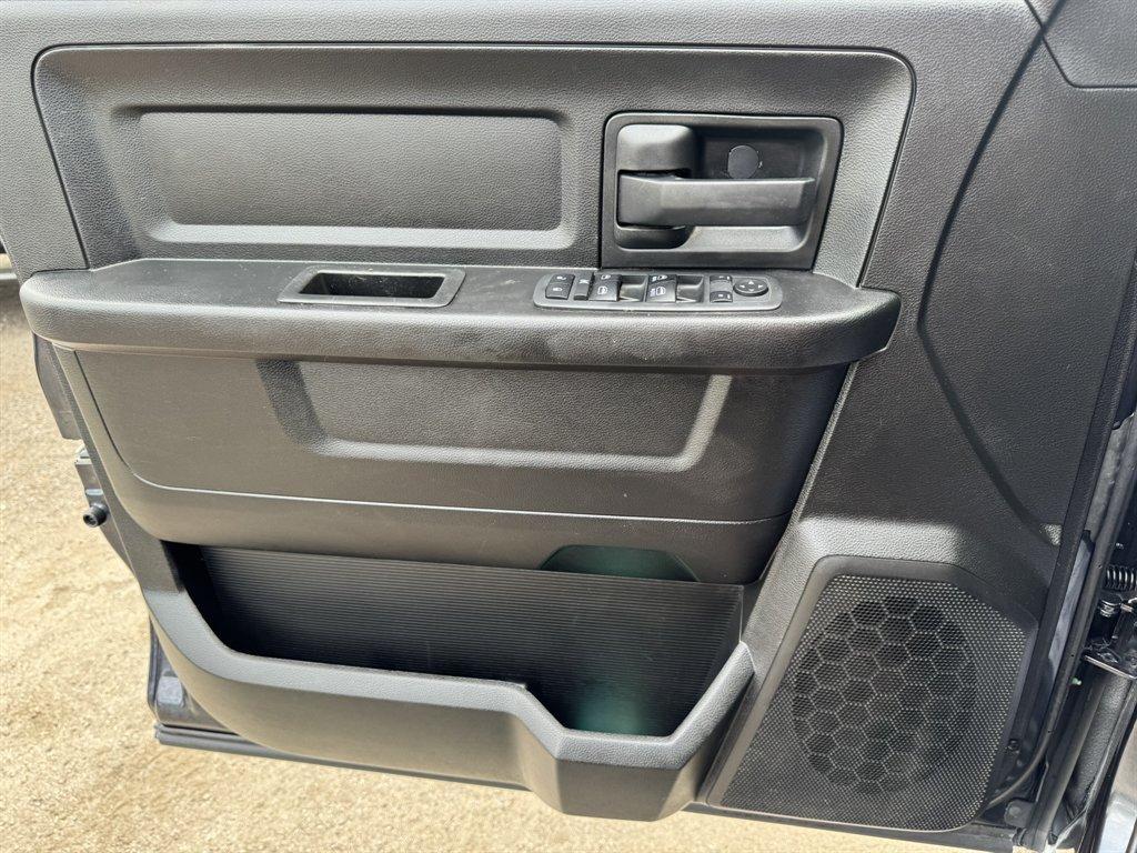 2019 Grey /Grey Ram 1500 DS (1C6RR7KT8KS) with an 5.7l V8 Smpi Hemi 5.7l engine, Automatic transmission, located at 745 East Steele Rd., West Columbia, SC, 29170, (803) 755-9148, 33.927212, -81.148483 - Photo#14