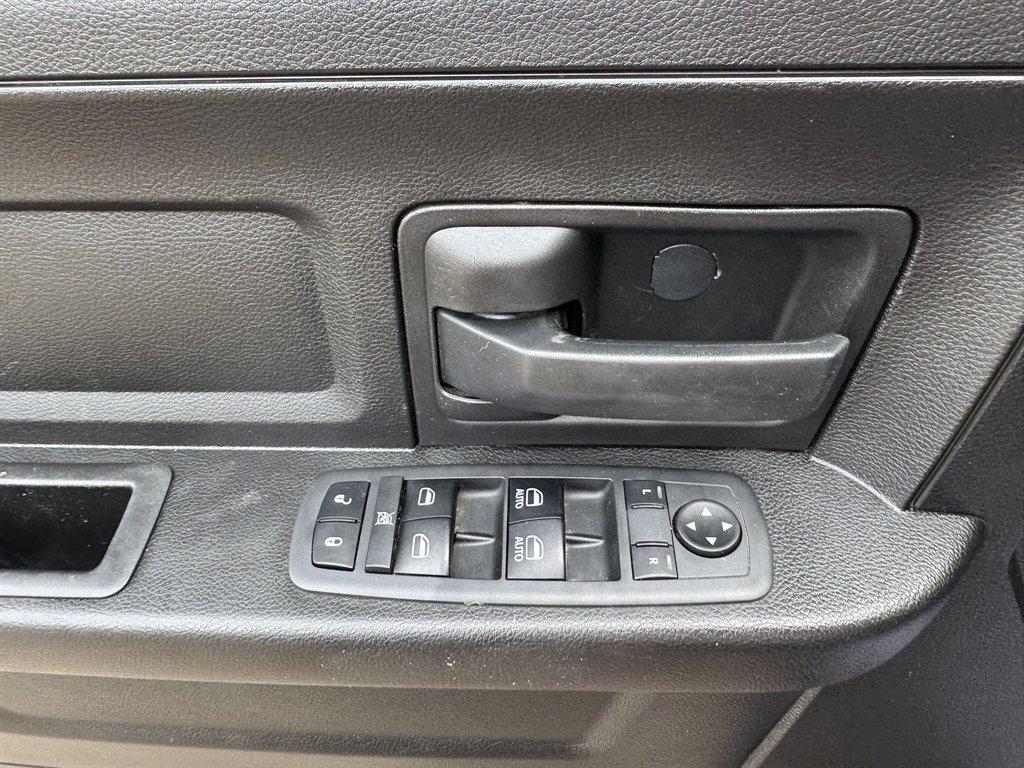 2019 Grey /Grey Ram 1500 DS (1C6RR7KT8KS) with an 5.7l V8 Smpi Hemi 5.7l engine, Automatic transmission, located at 745 East Steele Rd., West Columbia, SC, 29170, (803) 755-9148, 33.927212, -81.148483 - Photo#15