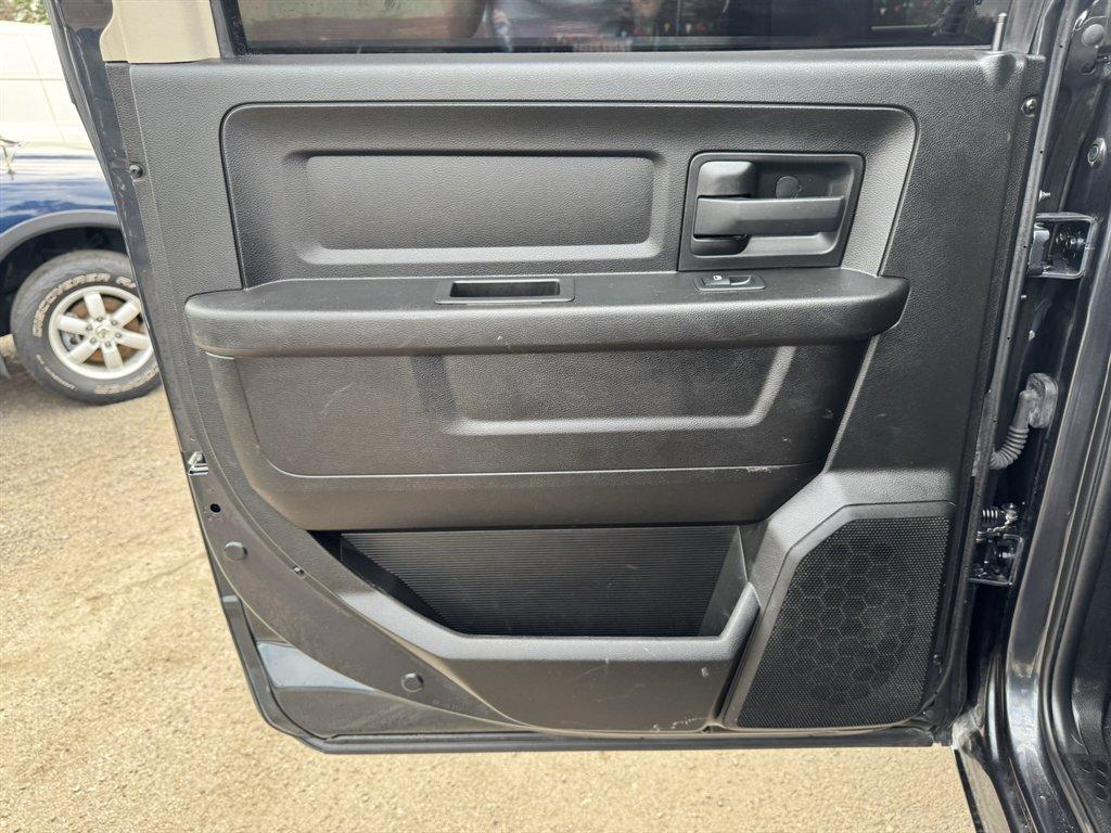 2019 Grey /Grey Ram 1500 DS (1C6RR7KT8KS) with an 5.7l V8 Smpi Hemi 5.7l engine, Automatic transmission, located at 745 East Steele Rd., West Columbia, SC, 29170, (803) 755-9148, 33.927212, -81.148483 - Photo#17