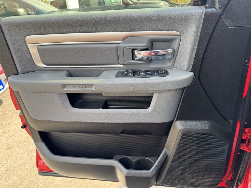 2019 Red /Grey Ram 1500 DS (1C6RR7TT5KS) with an 5.7l V8 Smpi Hemi 5.7l engine, Automatic transmission, located at 745 East Steele Rd., West Columbia, SC, 29170, (803) 755-9148, 33.927212, -81.148483 - Photo#18