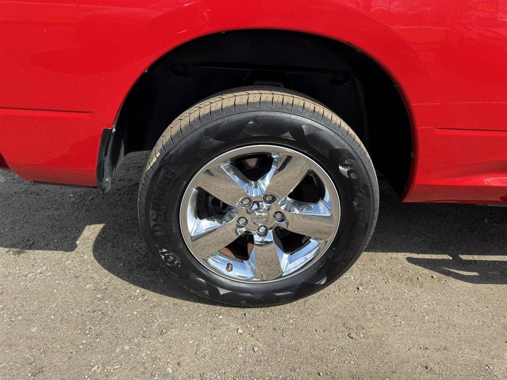 2019 Red /Grey Ram 1500 DS (1C6RR7TT5KS) with an 5.7l V8 Smpi Hemi 5.7l engine, Automatic transmission, located at 745 East Steele Rd., West Columbia, SC, 29170, (803) 755-9148, 33.927212, -81.148483 - Photo#33