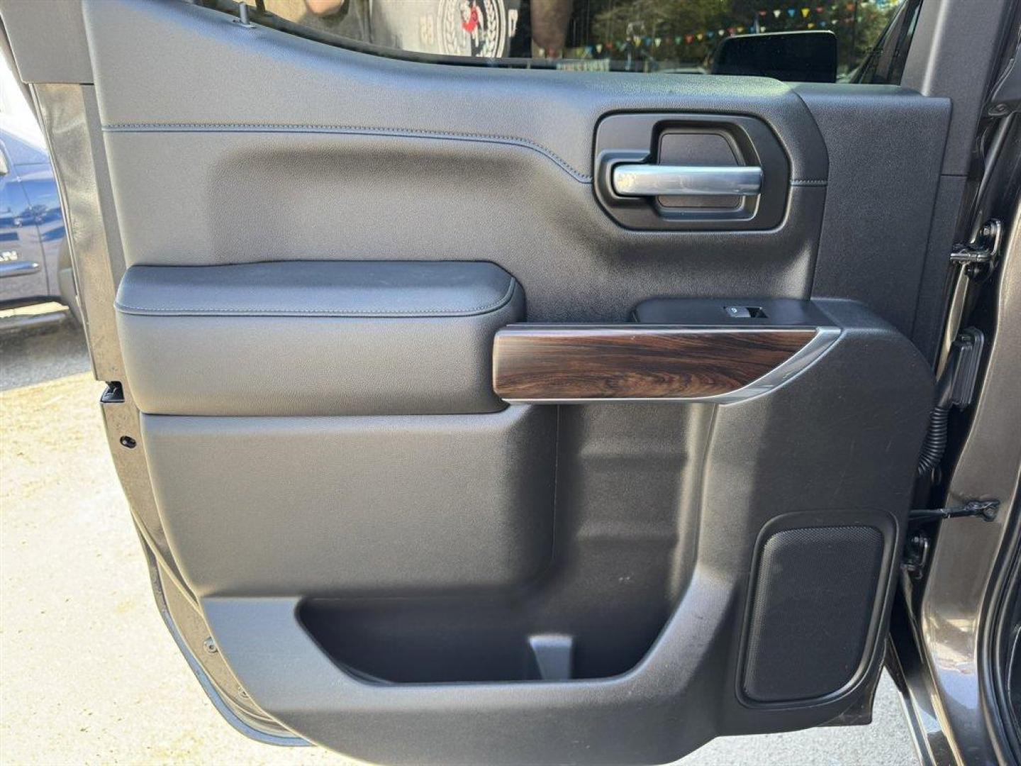 2020 Grey /Black GMC Sierra 1500 (1GTU9DEL1LZ) with an 6.2l V8 DI DYN Fuel Mgmt engine, Automatic transmission, located at 745 East Steele Rd., West Columbia, SC, 29170, (803) 755-9148, 33.927212, -81.148483- Photo#21