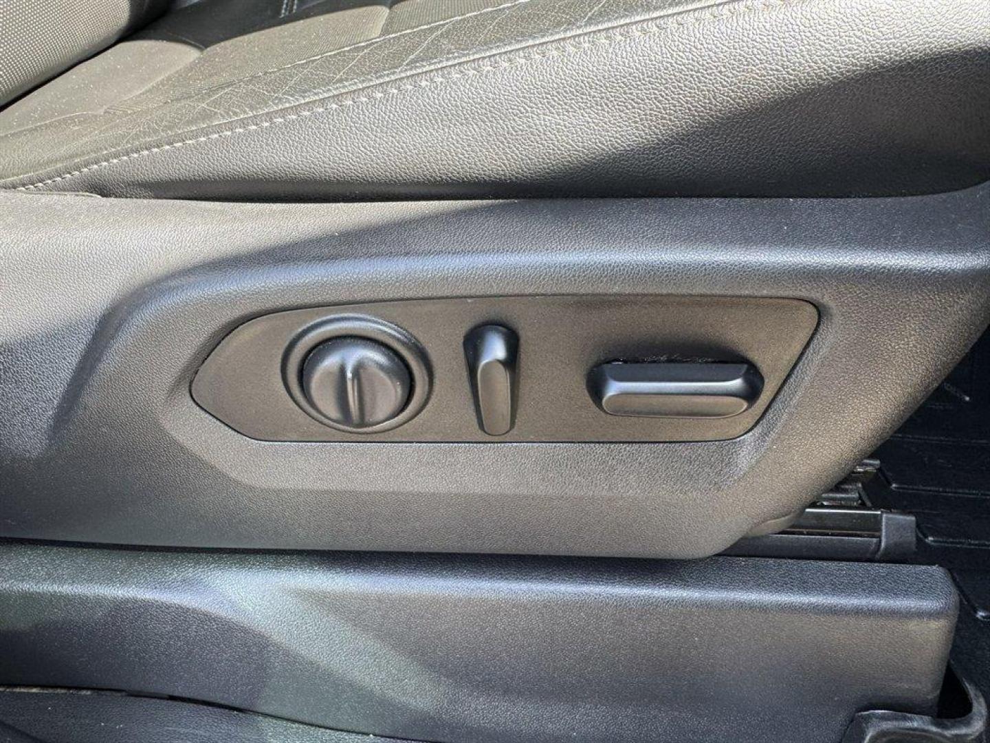 2020 Grey /Black GMC Sierra 1500 (1GTU9DEL1LZ) with an 6.2l V8 DI DYN Fuel Mgmt engine, Automatic transmission, located at 745 East Steele Rd., West Columbia, SC, 29170, (803) 755-9148, 33.927212, -81.148483- Photo#28