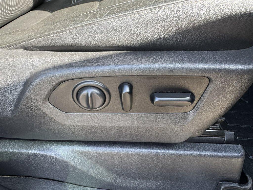 2020 Grey /Black GMC Sierra 1500 (1GTU9DEL1LZ) with an 6.2l V8 DI DYN Fuel Mgmt engine, Automatic transmission, located at 745 East Steele Rd., West Columbia, SC, 29170, (803) 755-9148, 33.927212, -81.148483 - Photo#28