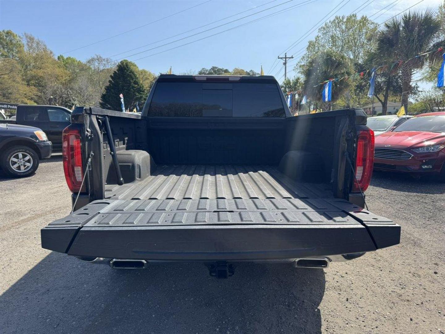 2020 Grey /Black GMC Sierra 1500 (1GTU9DEL1LZ) with an 6.2l V8 DI DYN Fuel Mgmt engine, Automatic transmission, located at 745 East Steele Rd., West Columbia, SC, 29170, (803) 755-9148, 33.927212, -81.148483- Photo#30