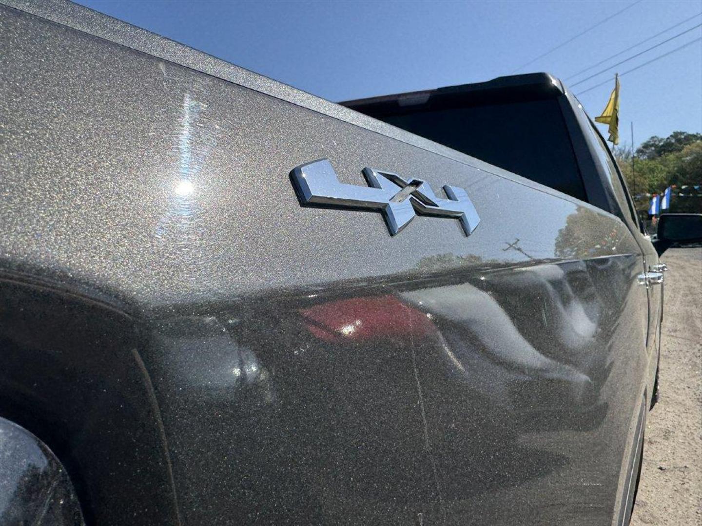 2020 Grey /Black GMC Sierra 1500 (1GTU9DEL1LZ) with an 6.2l V8 DI DYN Fuel Mgmt engine, Automatic transmission, located at 745 East Steele Rd., West Columbia, SC, 29170, (803) 755-9148, 33.927212, -81.148483- Photo#32