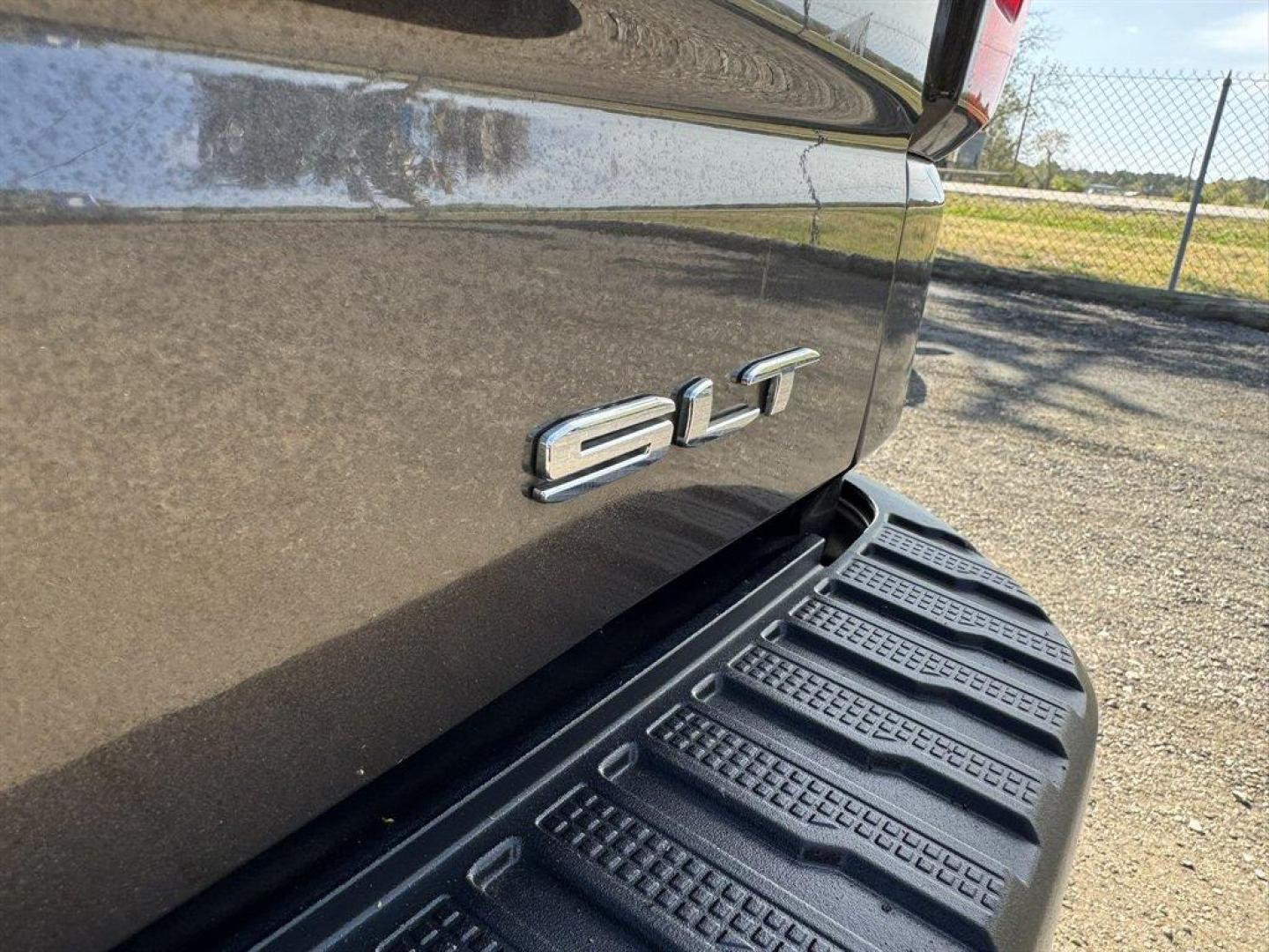 2020 Grey /Black GMC Sierra 1500 (1GTU9DEL1LZ) with an 6.2l V8 DI DYN Fuel Mgmt engine, Automatic transmission, located at 745 East Steele Rd., West Columbia, SC, 29170, (803) 755-9148, 33.927212, -81.148483- Photo#33