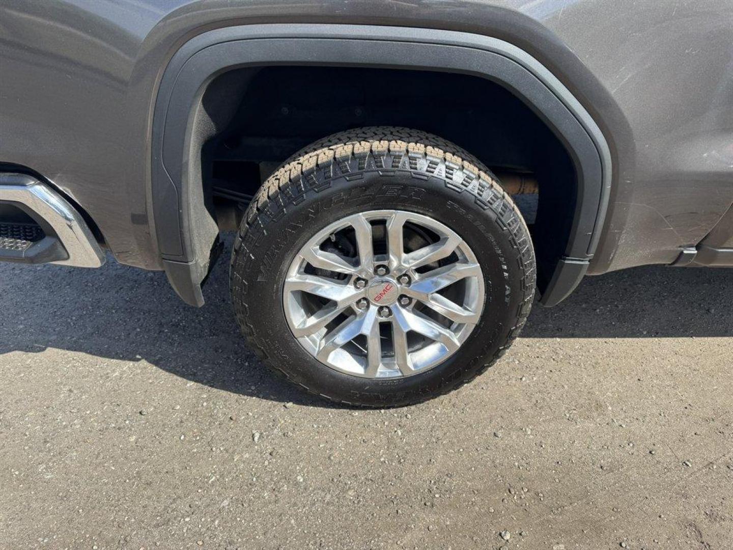 2020 Grey /Black GMC Sierra 1500 (1GTU9DEL1LZ) with an 6.2l V8 DI DYN Fuel Mgmt engine, Automatic transmission, located at 745 East Steele Rd., West Columbia, SC, 29170, (803) 755-9148, 33.927212, -81.148483- Photo#36