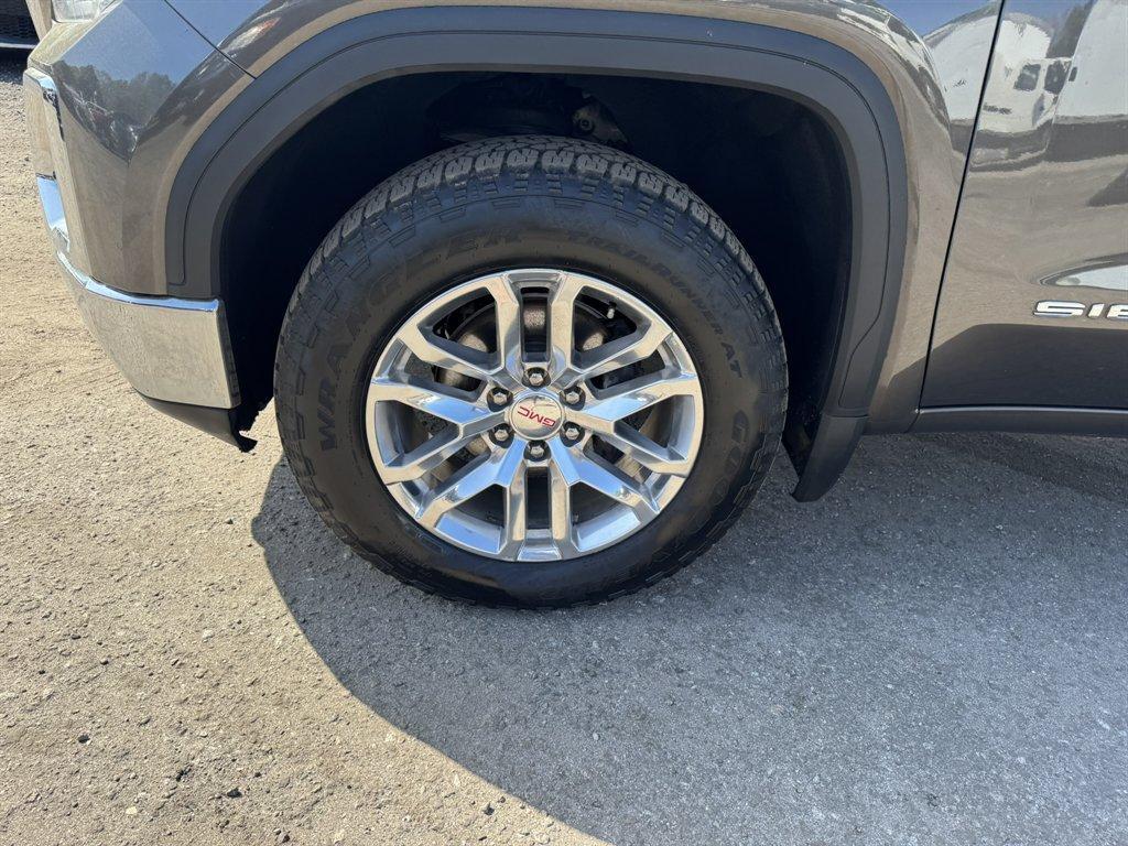 2020 Grey /Black GMC Sierra 1500 (1GTU9DEL1LZ) with an 6.2l V8 DI DYN Fuel Mgmt engine, Automatic transmission, located at 745 East Steele Rd., West Columbia, SC, 29170, (803) 755-9148, 33.927212, -81.148483 - Photo#38