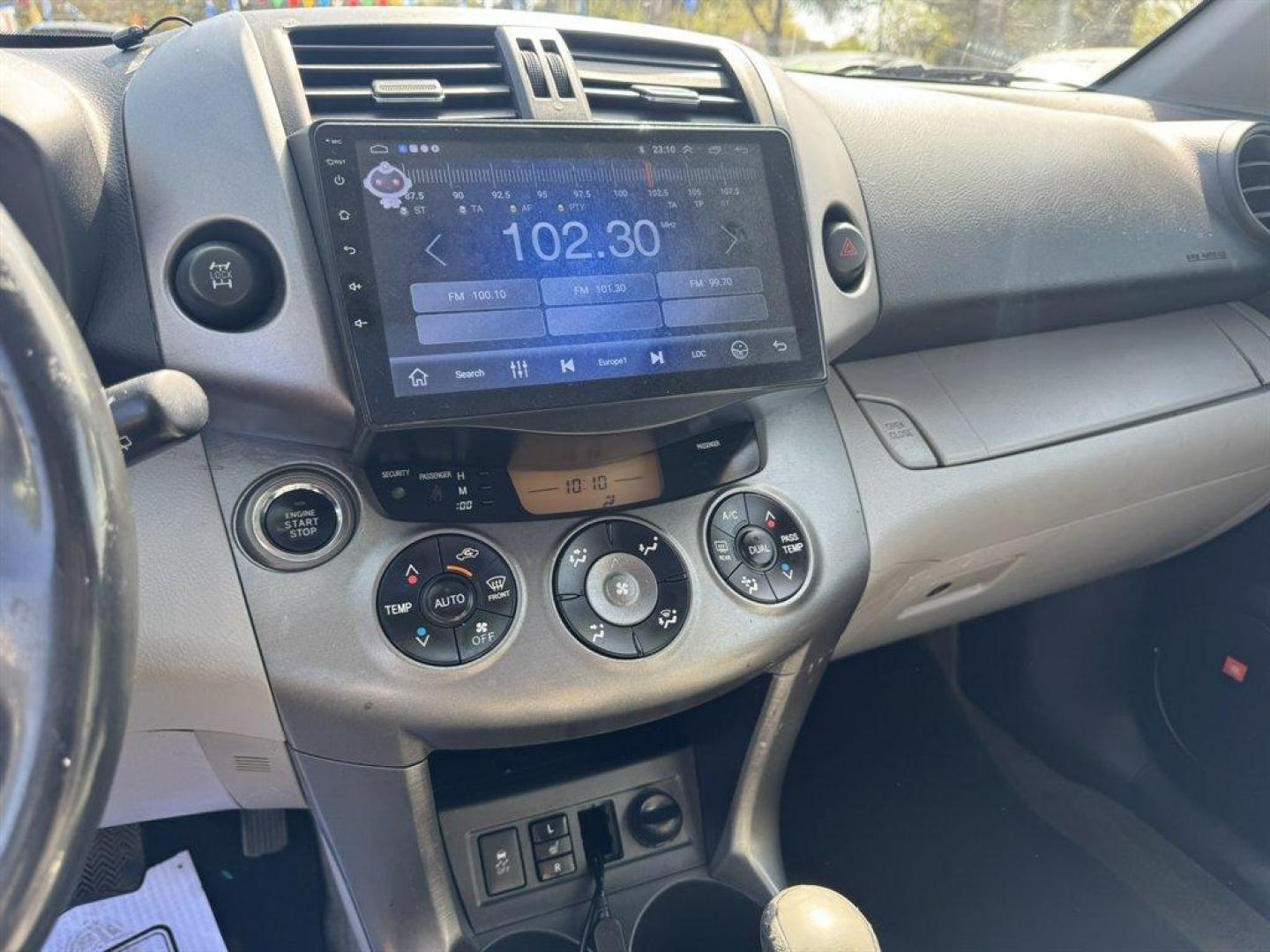 2010 Black /Grey Toyota RAV4 (JTMDF4DV6AD) with an 2.5l I-4 SFI Dohc VVT-I 2 engine, Automatic transmission, located at 745 East Steele Rd., West Columbia, SC, 29170, (803) 755-9148, 33.927212, -81.148483 - Photo#12