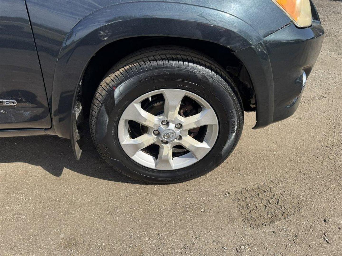 2010 Black /Grey Toyota RAV4 (JTMDF4DV6AD) with an 2.5l I-4 SFI Dohc VVT-I 2 engine, Automatic transmission, located at 745 East Steele Rd., West Columbia, SC, 29170, (803) 755-9148, 33.927212, -81.148483 - Photo#28